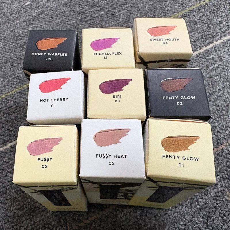 Lip Gloss Brillante – Volume Istantaneo e Idratazione Lussuosa